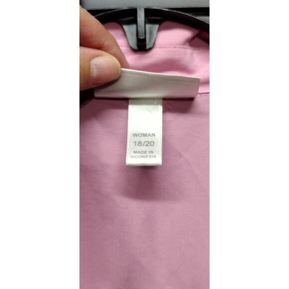 Dressbarn Womens Size 18/20 Blouse Pink Button Up V-Neck Pockets Short Sleeve - Picture 3 of 9